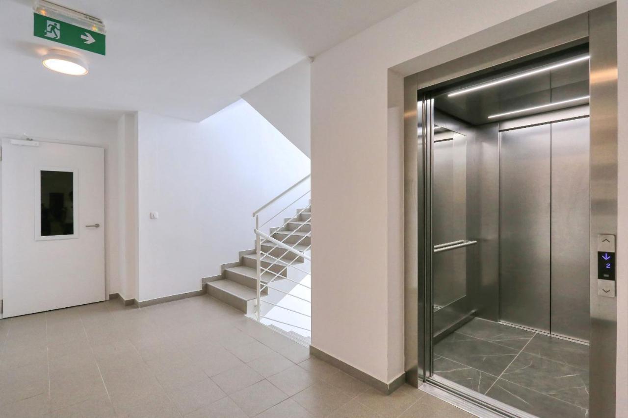 Barbara With Private Parking In The Garage Apartment ซาดาร์ ภายนอก รูปภาพ
